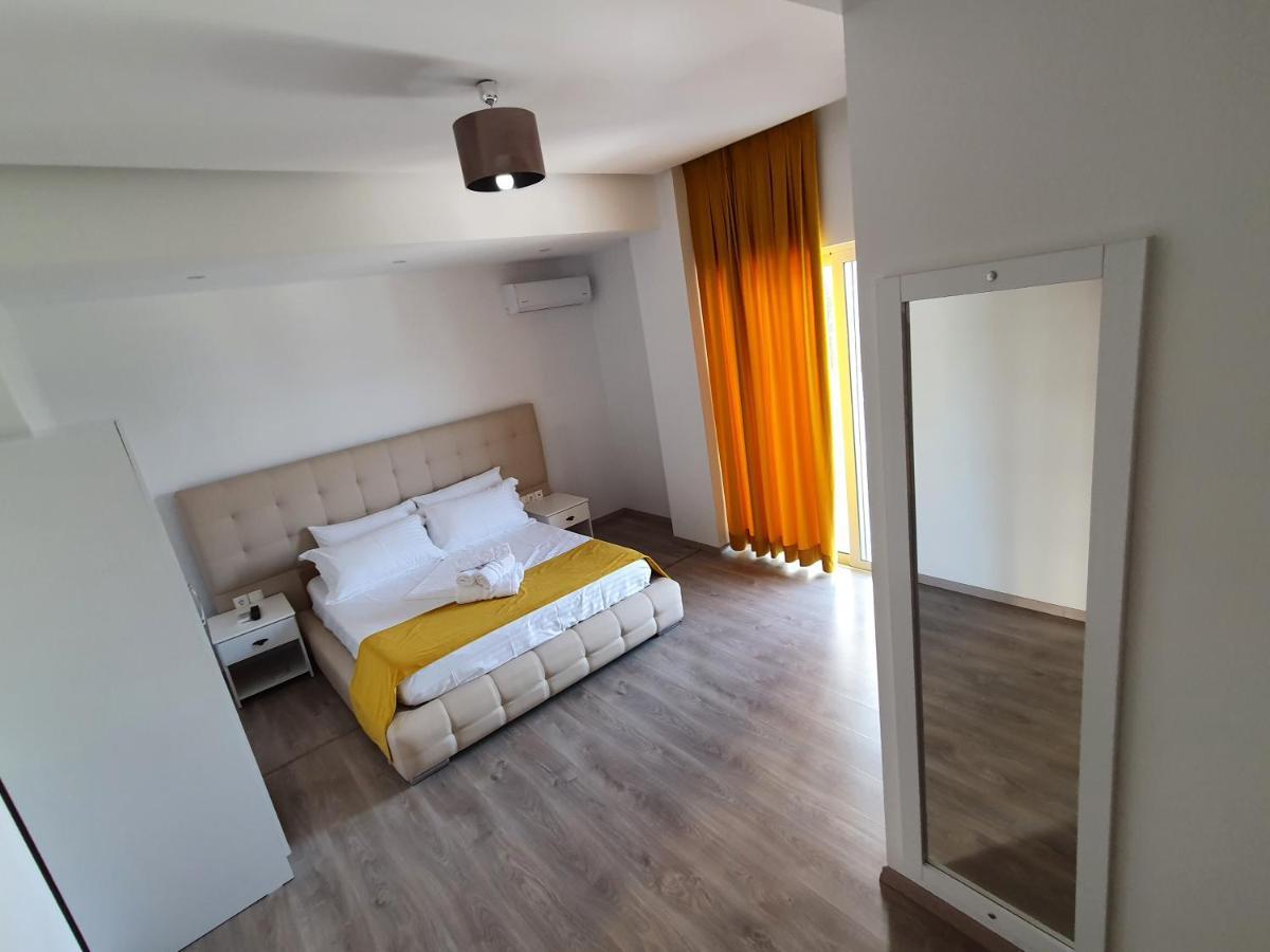 Hotel Aloha Sarande Exterior photo