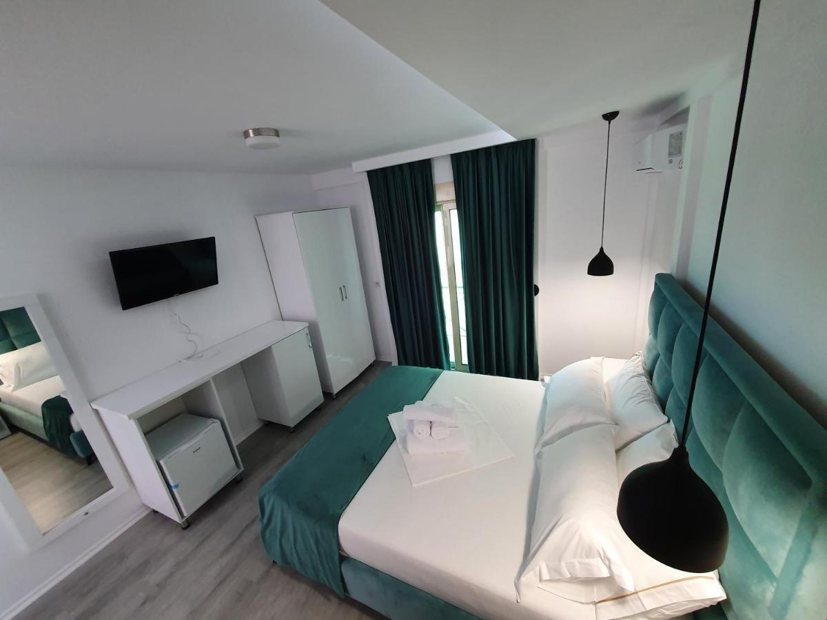Hotel Aloha Sarande Exterior photo