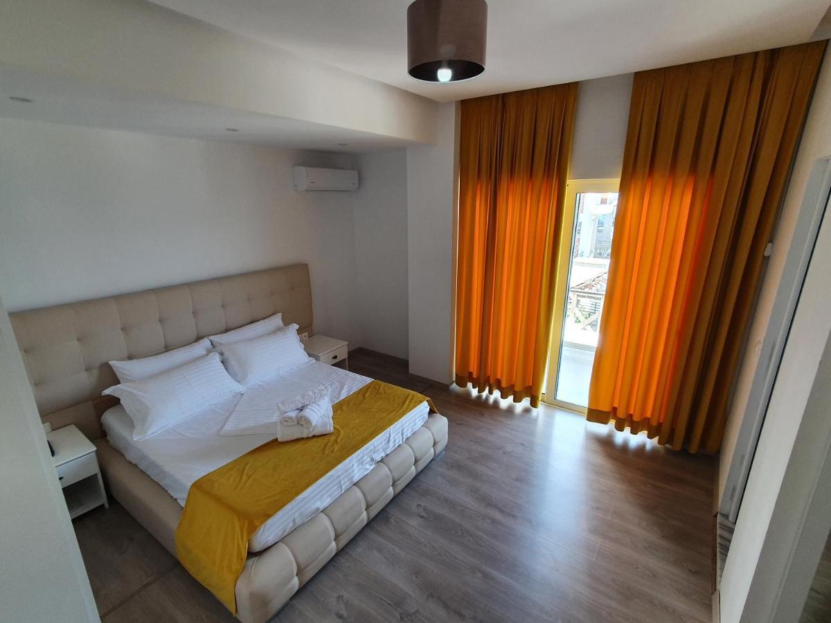 Hotel Aloha Sarande Exterior photo