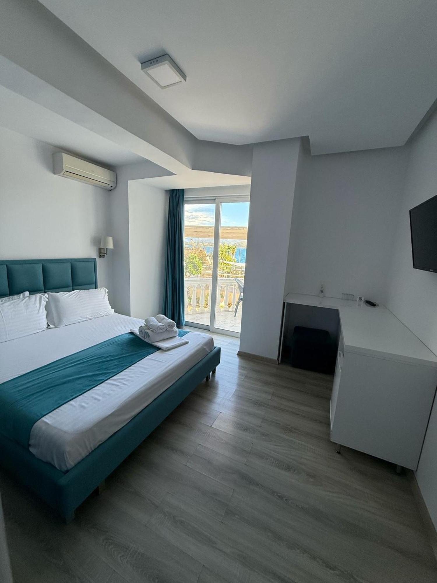 Hotel Aloha Sarande Exterior photo